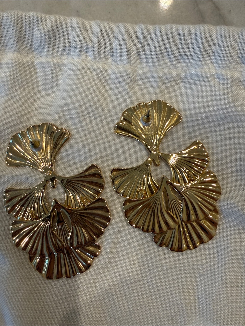 Authentic Tuckernuck Like New Ginkgo Leaf Statement Earrings - Picture 2 of 4
